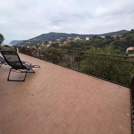 Βίλα La Casa Di Nonna Lorenna Αλάσιο